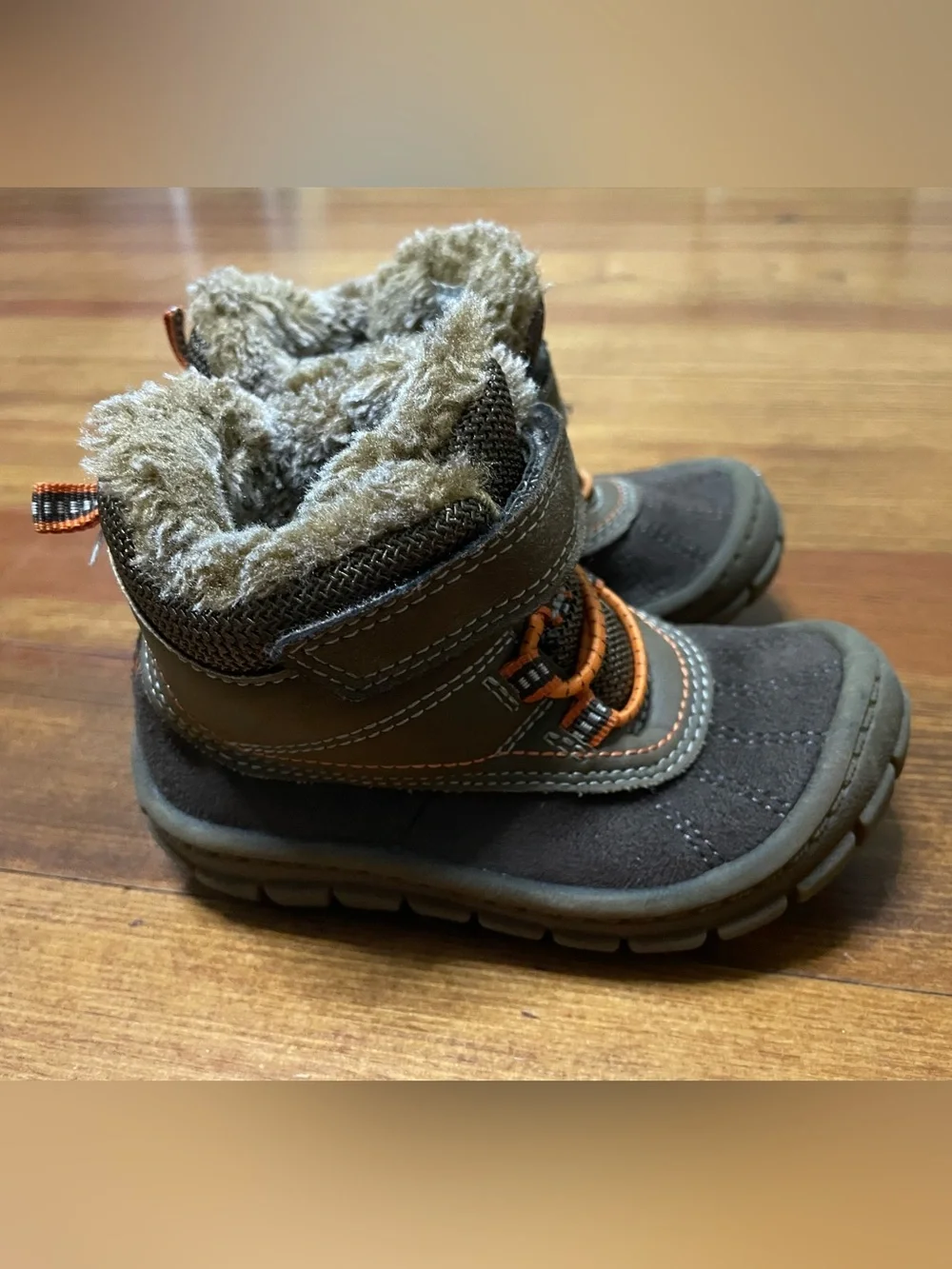 OshKosh B'gosh Brown & Orange Winter Boots Size 6